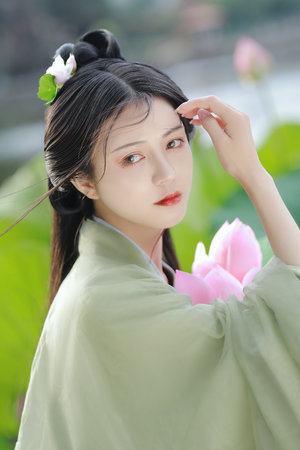 钢铁的魔女安妮洛兹